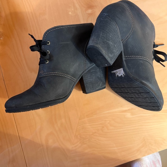 Clarks unstructured shoe/boot - Picture 2 of 4